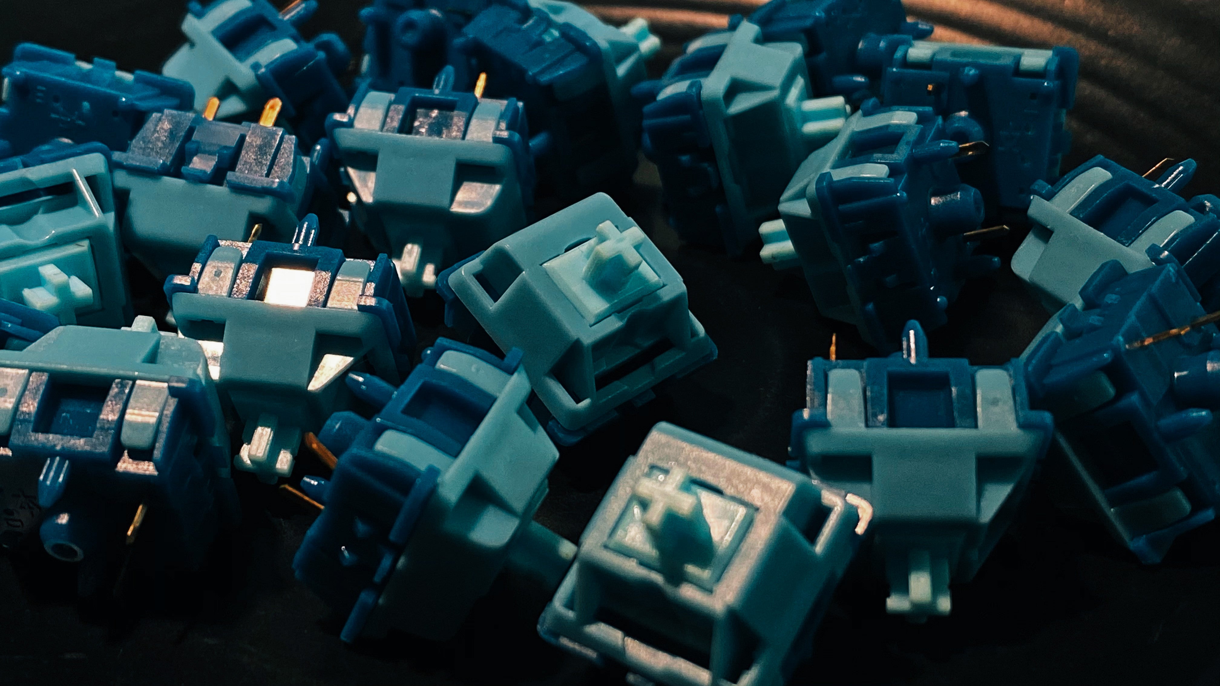 XODAS ペンダント　ボロシリケイトガラス Switch Back Blue Poseidon Linear Switches
